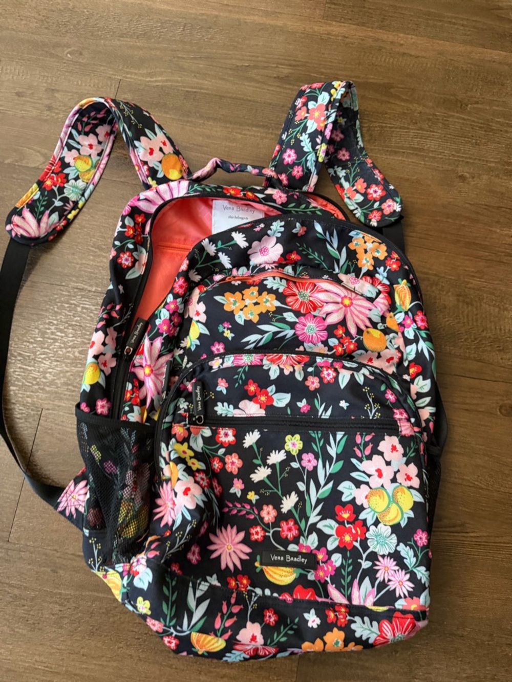NWOT VERA BRADLEY I
TANGERINE TWIST LIGHTEN UP ESSENTIAL LARGE
BACKPACK